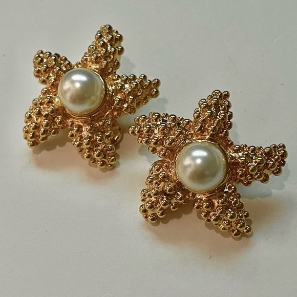 Vintage Kenneth Jay Lane Pearl & Gold Starfish Clip Earrings - Picture 7 of 7